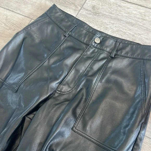 7 for All Mankind Black Faux Leather Cargo Pants size medium - Picture 8 of 10